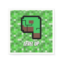 Pixeliger Gamer Grünes Gebäude Level Up 9