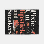 Pixie cut lipstick and sneakers short hair style  fleecedecke (Vorderseite (Horizontal))