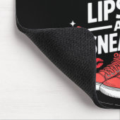 Pixie-Schnitt Lippenstift und Sneaker Kurzhaarfris Mousepad (Ecke)