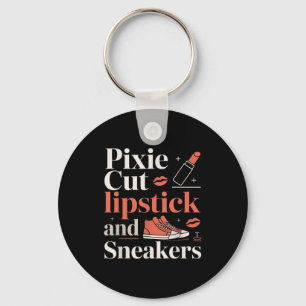 Pixie-Schnitt Lippenstift und Sneaker Kurzhaarfris Schlüsselanhänger