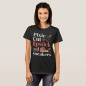 Pixie-Schnitt Lippenstift und Sneaker Kurzhaarfris T-Shirt (Vorne ganz)