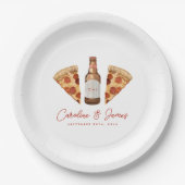 Pizza & Beer Lässige Paare Hochzeit Brautparty Pappteller (Vorderseite)