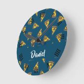 Pizza-Muster in blau Runde Wanduhr (Winkel)