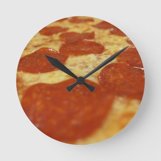 Pizza pepperoni runde wanduhr (Vorderseite)