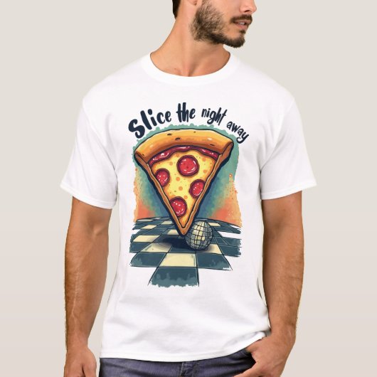 Pizza-T - Shirt in der Nacht schneiden (Vorderseite)