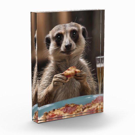 "Pizza und Pints: Eine perfekte Snackpause für Mee Fotoblock (Links)
