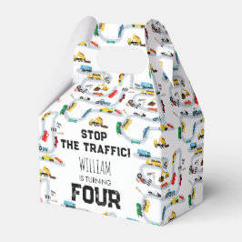 Pkw stoppen den Verkehr am Geburtstag Geschenkschachtel