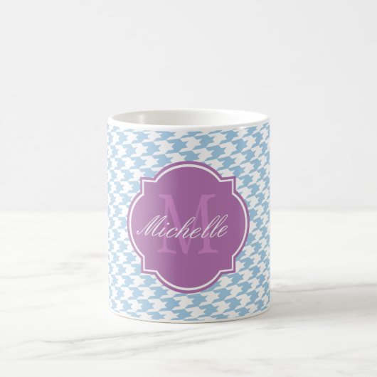 Placid Blue Hahnentrittmuster Monogram Tasse (Mittel)