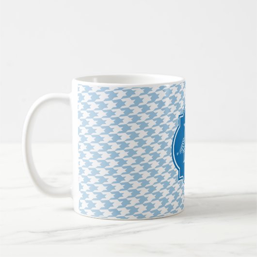 Placid Blue Hahnentrittmuster Monogram Tasse (Links)