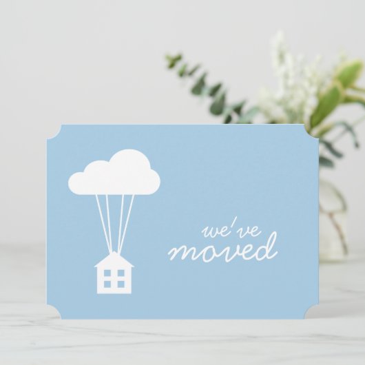 Placid Blue House & Cloud Housewarming Einladung (Stehend Vorderseite)