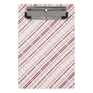 Plaid Hearts Clipboard – Whimsical Burgundy Design Mini Klemmbrett