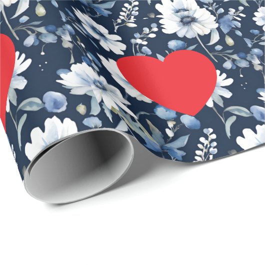Plain Modern Love Heart & Flowers Geschenkpapier (Rolleneckpunkt)