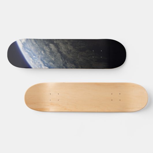 Planet Erde - Früh Morgen Skateboard (Horizontal)