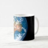 Planet Erde mit Wolken über Australien. Kaffeetasse (VorderseiteRechts)