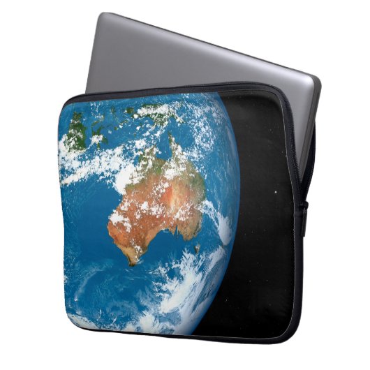 Planet Erde mit Wolken über Australien. Laptopschutzhülle (Vorderseite Links)