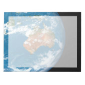 Planet Erde mit Wolken über Australien. Notizblock (Vorderseite)