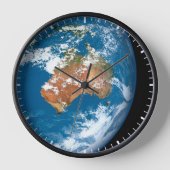 Planet Erde mit Wolken über Australien. Uhr (Vorderseite)