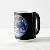 Planet-Erde-Sicht von Apollo 17 Verwandlungstasse (VorderseiteRechts)