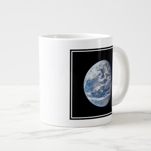 Planet Erde von der Apollo 11 Crew genommen. Jumbo-Tasse (Vorderseite Rechts)