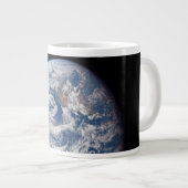 Planet Erde von der Apollo 11 Crew genommen. Jumbo-Tasse (Vorderseite Rechts)