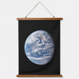 Planet Erde von der Apollo 11 Crew genommen. Wandteppich Mit Holzrahmen