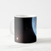 Planet K2-18b, Host Star und Begleitplanet. Kaffeetasse (Vorderseite Links)