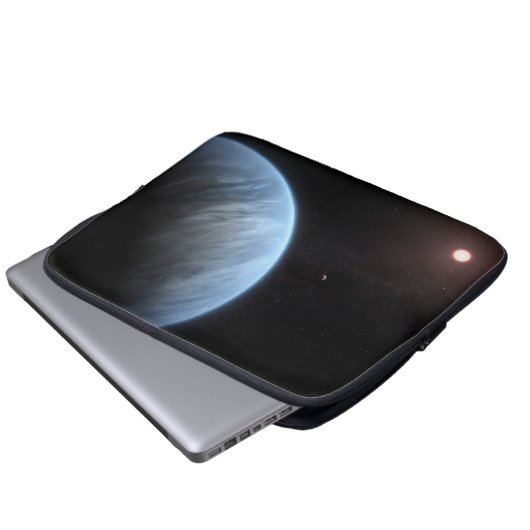 Planet K2-18b, Host Star und Begleitplanet. Laptopschutzhülle (Vorne Knopf)