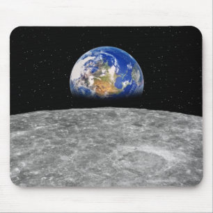 Planetenerde, die über Mond steigt Mousepad