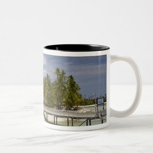 Plantation Island Resort, Malolo Lailai Island Zweifarbige Tasse (Rechts)