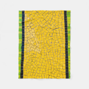 Planung der Wand aus gelben, schwarzen und grünen  Fleecedecke