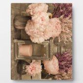 Plaque w/Easle Peonies, Lanterns und Crates Fotoplatte (Vorderseite)