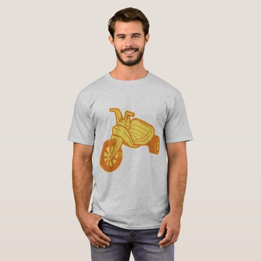 Plastik-Dreirad-Graphic T-Shirt (Vorne ganz)