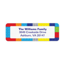 Plastikspielzeugziegel von Jungen