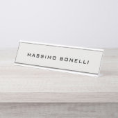 Platinum Grey Minimalist Plain Legible Modern Schreibtischnamensplakette (Vorderseite )
