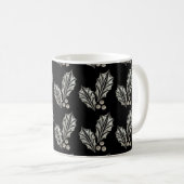 Platinum Silver Holly Christmas Tasse (VorderseiteRechts)