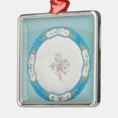 Platte verziert mit einem Blumenmuster, Sevres Ornament Aus Metall (Links)