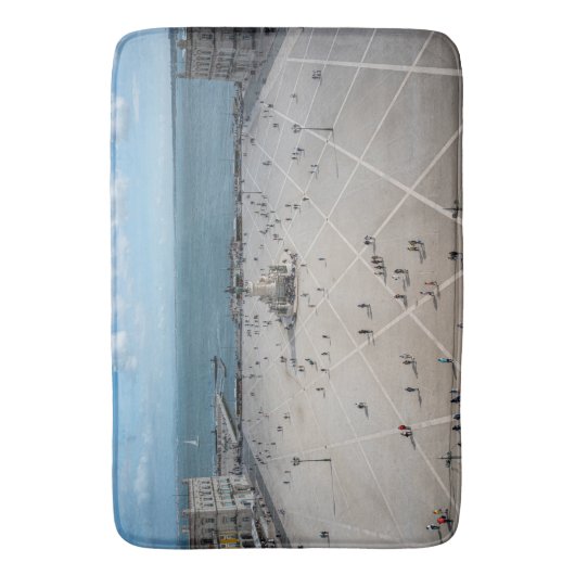 Platz des Handels von oben in Lissabon, Portugal Badematte (Vorderseite Vertikal)