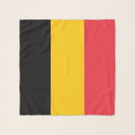 Platz Scarf mit Flagge Belgiens Schal<br><div class="desc">Fügen Sie Ihrem Kleiderschrank eine Touch Stil und Nationalstolz hinzu, mit unserem schicken quadratischen Schal mit der Flagge Belgiens! Dieses elegante Quadrat-Schal ist so konzipiert, dass es sowohl modern als auch vielseitig ist und die lebendigen Farben der belgischen Flagge auf raffinierte Weise präsentiert. Dieser Schal eignet sich perfekt für die...</div>