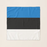 Platz Scarf mit Flagge Estlands Schal<br><div class="desc">Fügen Sie Eleganz und Patriotismus zu Ihrem Kleiderschrank mit diesem wunderschön gestalteten quadratischen Schal mit der Flagge Estlands hinzu! Dieser quadratische Schal vereint klassische Mode mit Nationalstolz und präsentiert die ikonisch blauen, schwarzen und weißen Streifen der estnischen Flagge in einem raffinierten und auffälligen Layout. Ob als Halsaccessoire, Kopftuch oder als...</div>