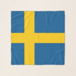 Platz Scarf mit Flagge Schwedens Schal<br><div class="desc">Fügen Sie Ihrem Kleiderschrank eine Touch von Eleganz und kulturellem Stolz mit unserem exklusiven quadratischen Schal mit der Flagge Schwedens hinzu! Dieser quadratische Schal, der mit viel Liebe zum Detail gestaltet wurde, ist mehr als nur ein modisches Accessoire; er ist eine Feier des reichen Erbes und der kulturellen Identität Schwedens....</div>
