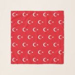 Platz Scarf mit türkischer Flagge Schal<br><div class="desc">Fügen Sie Ihrer Accessoires-Kollektion eine Touch türkischer Eleganz mit unserem exklusiven quadratischen Schal mit türkischer Flagge hinzu! Dieser quadratische Schal, der mit viel Liebe zum Detail gestaltet wurde, ist mehr als nur ein stilvolles Stück; er ist eine Feier des reichen Kulturerbes und des kulturellen Stolzes der Türkei. Das lebendige Design...</div>