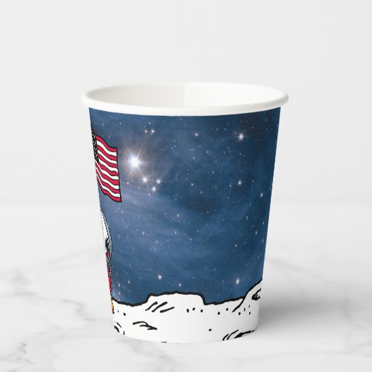 PLATZ | Snoopy mit Flaggenastronaut Pappbecher (Links)