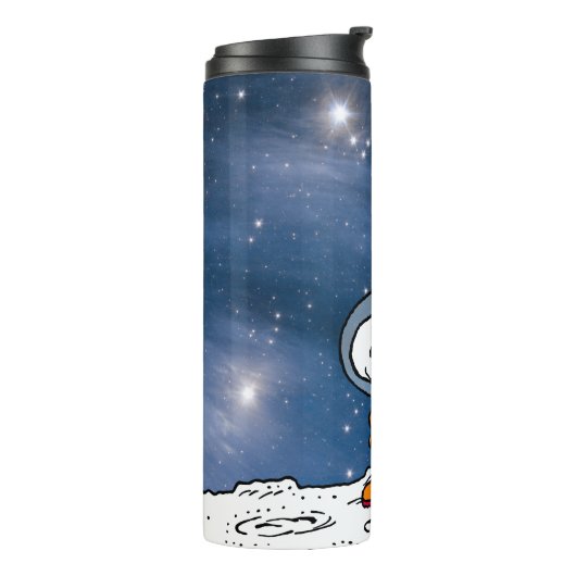 PLATZ | Snoopy mit Flaggenastronaut Thermosbecher (Nach links gedreht)