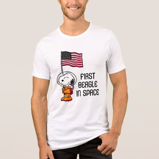 PLATZ | Snoopy mit Flaggenastronaut Tri-Blend Shirt (Vorderseite)
