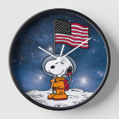 PLATZ | Snoopy mit Flaggenastronaut Uhr (Vorderseite)