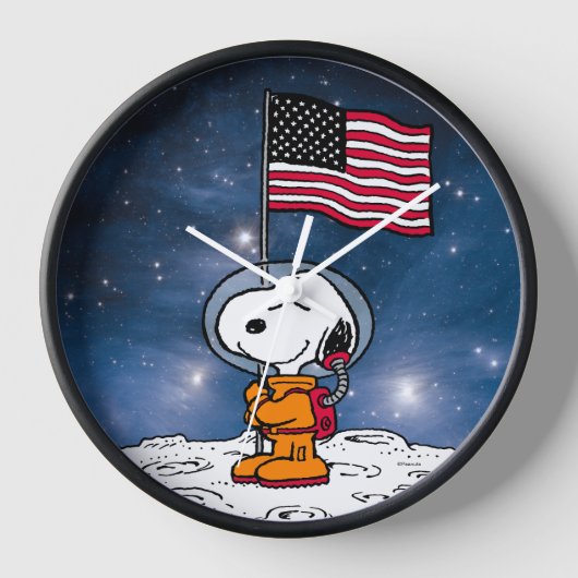 PLATZ | Snoopy mit Flaggenastronaut Uhr (Vorderseite)