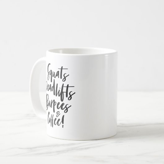 Plätze, Aufzüge, Burpees & Kaffee! Schwarzes Skrip Kaffeetasse (Vorderseite Links)