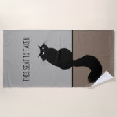 Plätze für schwarze Katzen reserviert | Cooles Aug Strandtuch (Vorderseite)