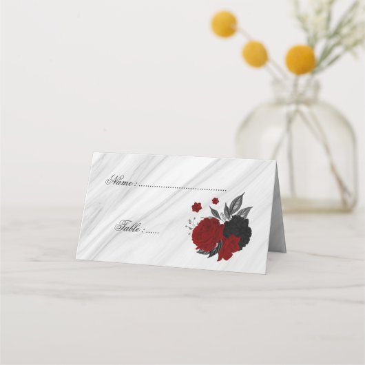 Platzkarte aus schwarzem und rotem Blumen (Vorderseite)
