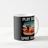 Play Hard Spike Harder Spikeball Kaffeetasse (VorderseiteRechts)